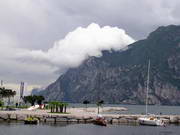 Chmury nad jeziorem Garda