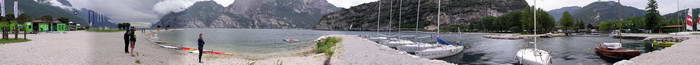 Panorama jeziora Garda - widok z campingu Maroadi